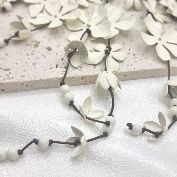 New ZARA Casscading Flowers Ecru Cord Necklace - Picture 8 of 15